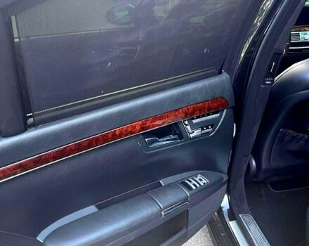 Черный Мерседес С Класс, объемом двигателя 5.5 л и пробегом 283 тыс. км за 13000 $, фото 6 на Automoto.ua