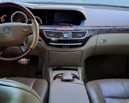 Чорний Мерседес С Клас, об'ємом двигуна 5.46 л та пробігом 357 тис. км за 9999 $, фото 14 на Automoto.ua