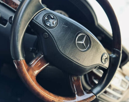 Черный Мерседес С Класс, объемом двигателя 5.5 л и пробегом 210 тыс. км за 12900 $, фото 3 на Automoto.ua