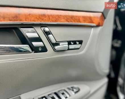 Черный Мерседес С Класс, объемом двигателя 3.5 л и пробегом 306 тыс. км за 8500 $, фото 27 на Automoto.ua