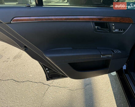 Черный Мерседес С Класс, объемом двигателя 3.5 л и пробегом 164 тыс. км за 12400 $, фото 14 на Automoto.ua