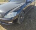 Чорний Мерседес С Клас, об'ємом двигуна 5 л та пробігом 350 тис. км за 9200 $, фото 1 на Automoto.ua
