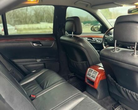 Черный Мерседес С Класс, объемом двигателя 3 л и пробегом 220 тыс. км за 13600 $, фото 7 на Automoto.ua