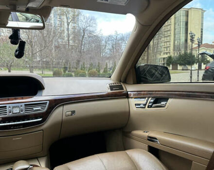 Черный Мерседес С Класс, объемом двигателя 5.5 л и пробегом 260 тыс. км за 13000 $, фото 17 на Automoto.ua