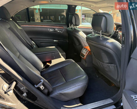 Черный Мерседес С Класс, объемом двигателя 3.5 л и пробегом 164 тыс. км за 12400 $, фото 19 на Automoto.ua