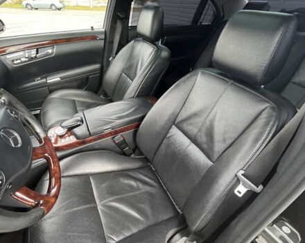 Черный Мерседес С Класс, объемом двигателя 5.5 л и пробегом 165 тыс. км за 15500 $, фото 22 на Automoto.ua