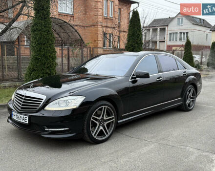 Чорний Мерседес С Клас, об'ємом двигуна 5.5 л та пробігом 243 тис. км за 12999 $, фото 1 на Automoto.ua