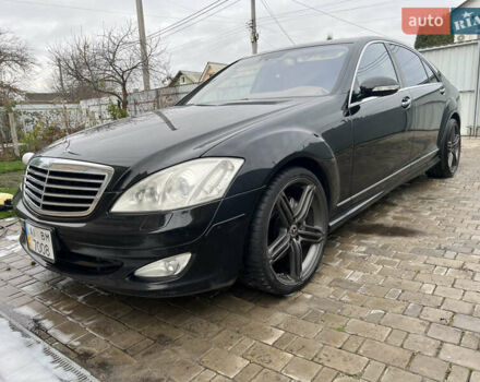 Черный Мерседес С Класс, объемом двигателя 5.46 л и пробегом 250 тыс. км за 12500 $, фото 4 на Automoto.ua