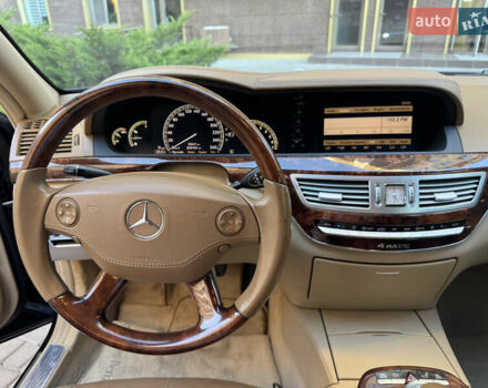 Черный Мерседес С Класс, объемом двигателя 5.46 л и пробегом 290 тыс. км за 9900 $, фото 16 на Automoto.ua