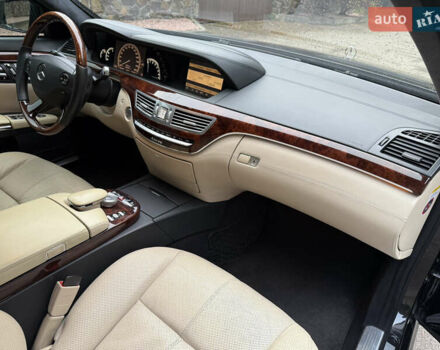 Чорний Мерседес С Клас, об'ємом двигуна 5.5 л та пробігом 243 тис. км за 12999 $, фото 27 на Automoto.ua