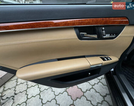 Чорний Мерседес С Клас, об'ємом двигуна 6.21 л та пробігом 138 тис. км за 14900 $, фото 17 на Automoto.ua