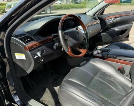 Черный Мерседес С Класс, объемом двигателя 5.46 л и пробегом 440 тыс. км за 10000 $, фото 10 на Automoto.ua