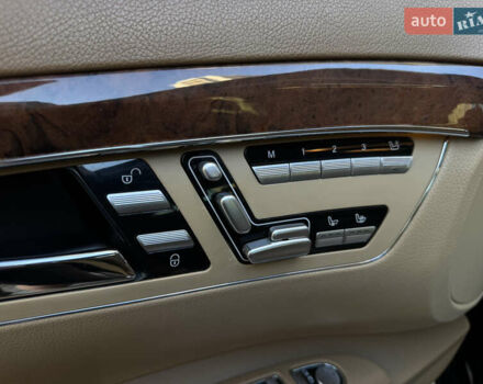 Черный Мерседес С Класс, объемом двигателя 5.46 л и пробегом 290 тыс. км за 9900 $, фото 14 на Automoto.ua