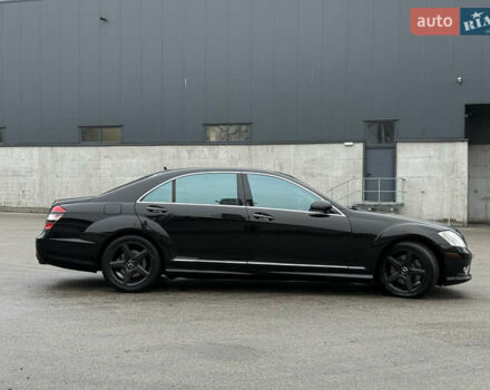 Черный Мерседес С Класс, объемом двигателя 5.46 л и пробегом 160 тыс. км за 13000 $, фото 3 на Automoto.ua