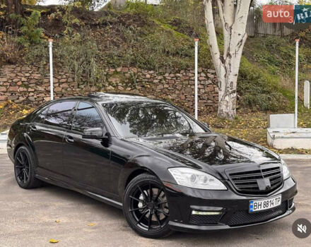 Черный Мерседес С Класс, объемом двигателя 5.46 л и пробегом 258 тыс. км за 15000 $, фото 2 на Automoto.ua