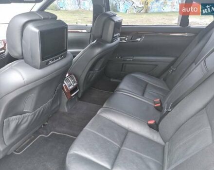 Черный Мерседес С Класс, объемом двигателя 5.5 л и пробегом 132 тыс. км за 21500 $, фото 10 на Automoto.ua