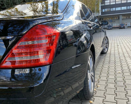 Мерседес С Клас 2008 у Чернівцях на Automoto.ua Чорний Мерседес С Клас, об'ємом двигуна 3.5 л та пробігом 273 тис. км за 11800 $, фото 6 на Automoto.ua