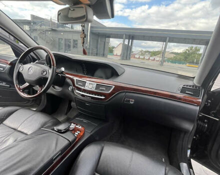 Черный Мерседес С Класс, объемом двигателя 5.5 л и пробегом 165 тыс. км за 15500 $, фото 26 на Automoto.ua