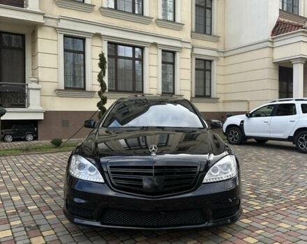 Черный Мерседес С Класс, объемом двигателя 5.5 л и пробегом 260 тыс. км за 13000 $, фото 1 на Automoto.ua