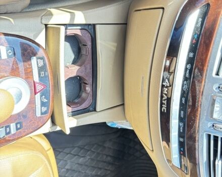 Чорний Мерседес С Клас, об'ємом двигуна 5.5 л та пробігом 262 тис. км за 13000 $, фото 8 на Automoto.ua