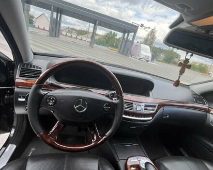 Черный Мерседес С Класс, объемом двигателя 5.5 л и пробегом 165 тыс. км за 15500 $, фото 21 на Automoto.ua