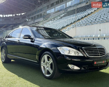 Черный Мерседес С Класс, объемом двигателя 5.5 л и пробегом 288 тыс. км за 10500 $, фото 6 на Automoto.ua