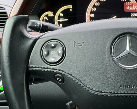 Черный Мерседес С Класс, объемом двигателя 3.5 л и пробегом 245 тыс. км за 13750 $, фото 10 на Automoto.ua