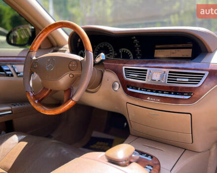 Черный Мерседес С Класс, объемом двигателя 3.5 л и пробегом 315 тыс. км за 10600 $, фото 9 на Automoto.ua