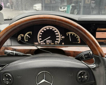 Черный Мерседес С Класс, объемом двигателя 2.99 л и пробегом 300 тыс. км за 10500 $, фото 7 на Automoto.ua