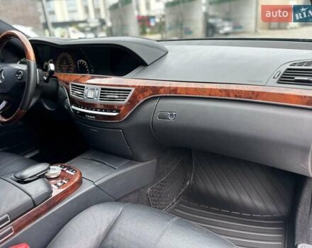 Черный Мерседес С Класс, объемом двигателя 2.99 л и пробегом 233 тыс. км за 16400 $, фото 1 на Automoto.ua