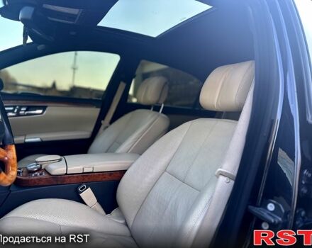 Чорний Мерседес С Клас, об'ємом двигуна 5.5 л та пробігом 300 тис. км за 12500 $, фото 4 на Automoto.ua