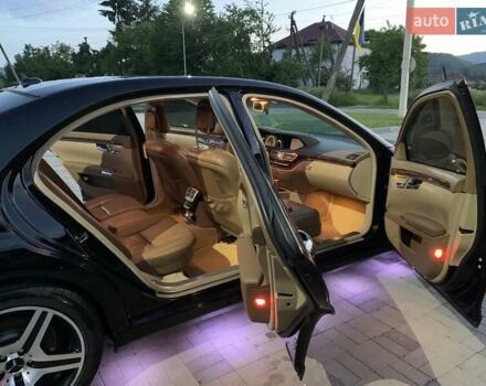 Черный Мерседес С Класс, объемом двигателя 5.5 л и пробегом 341 тыс. км за 8000 $, фото 2 на Automoto.ua