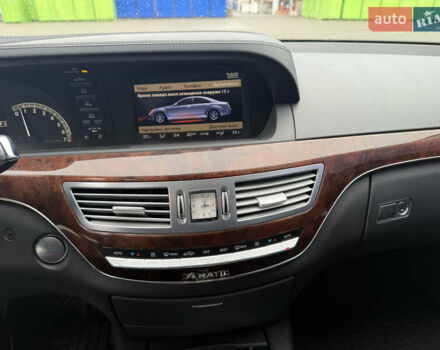 Чорний Мерседес С Клас, об'ємом двигуна 5.46 л та пробігом 245 тис. км за 8500 $, фото 20 на Automoto.ua