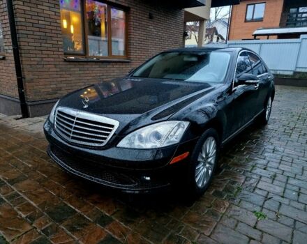 Черный Мерседес С Класс, объемом двигателя 5.5 л и пробегом 330 тыс. км за 10000 $, фото 1 на Automoto.ua