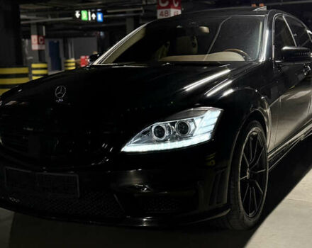 Черный Мерседес С Класс, объемом двигателя 5.5 л и пробегом 290 тыс. км за 12999 $, фото 5 на Automoto.ua