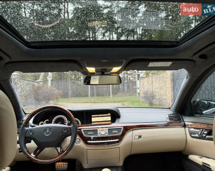 Чорний Мерседес С Клас, об'ємом двигуна 5.5 л та пробігом 243 тис. км за 12999 $, фото 26 на Automoto.ua