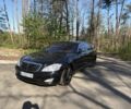 Чорний Мерседес С Клас, об'ємом двигуна 3.5 л та пробігом 176 тис. км за 15000 $, фото 1 на Automoto.ua