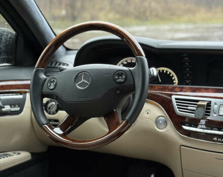 Черный Мерседес С Класс, объемом двигателя 5.5 л и пробегом 237 тыс. км за 9999 $, фото 10 на Automoto.ua