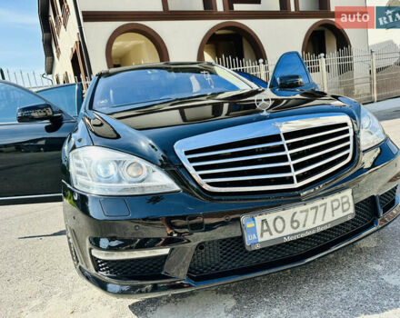 Черный Мерседес С Класс, объемом двигателя 5.5 л и пробегом 210 тыс. км за 12900 $, фото 94 на Automoto.ua