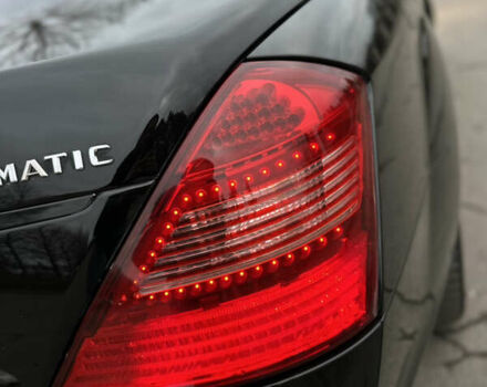 Черный Мерседес С Класс, объемом двигателя 5.5 л и пробегом 238 тыс. км за 10000 $, фото 24 на Automoto.ua