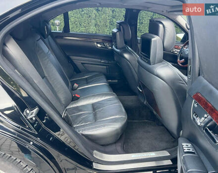 Черный Мерседес С Класс, объемом двигателя 5.46 л и пробегом 250 тыс. км за 15000 $, фото 40 на Automoto.ua