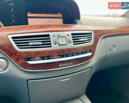 Черный Мерседес С Класс, объемом двигателя 3.5 л и пробегом 306 тыс. км за 8500 $, фото 21 на Automoto.ua