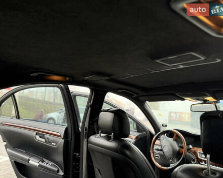 Черный Мерседес С Класс, объемом двигателя 2.99 л и пробегом 300 тыс. км за 10500 $, фото 8 на Automoto.ua