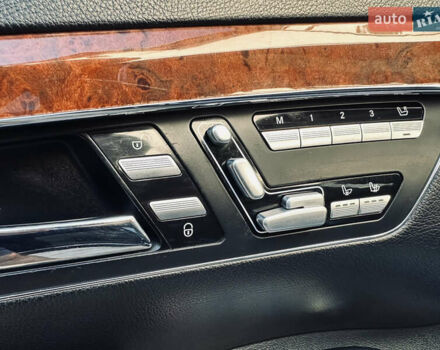 Черный Мерседес С Класс, объемом двигателя 5.5 л и пробегом 210 тыс. км за 12900 $, фото 125 на Automoto.ua