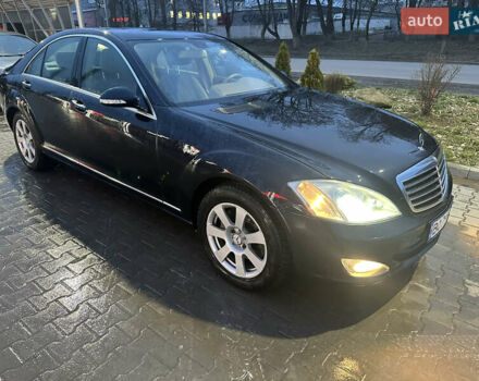Черный Мерседес С Класс, объемом двигателя 3 л и пробегом 296 тыс. км за 12500 $, фото 3 на Automoto.ua