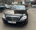 Черный Мерседес С Класс, объемом двигателя 5.5 л и пробегом 180 тыс. км за 13500 $, фото 1 на Automoto.ua
