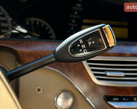 Черный Мерседес С Класс, объемом двигателя 3.5 л и пробегом 315 тыс. км за 10600 $, фото 24 на Automoto.ua