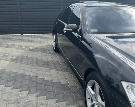 Черный Мерседес С Класс, объемом двигателя 5.5 л и пробегом 165 тыс. км за 15500 $, фото 4 на Automoto.ua