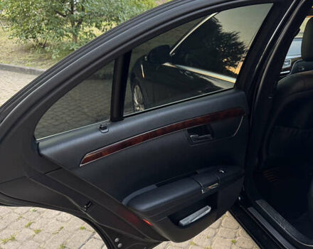 Черный Мерседес С Класс, объемом двигателя 2.99 л и пробегом 330 тыс. км за 14500 $, фото 19 на Automoto.ua