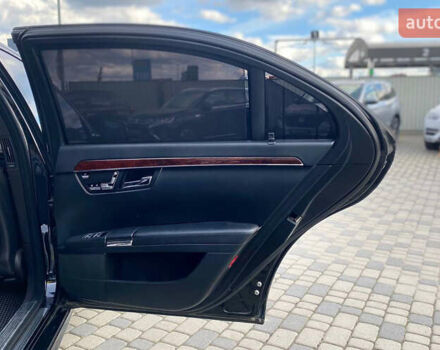 Черный Мерседес С Класс, объемом двигателя 5.46 л и пробегом 290 тыс. км за 19100 $, фото 28 на Automoto.ua